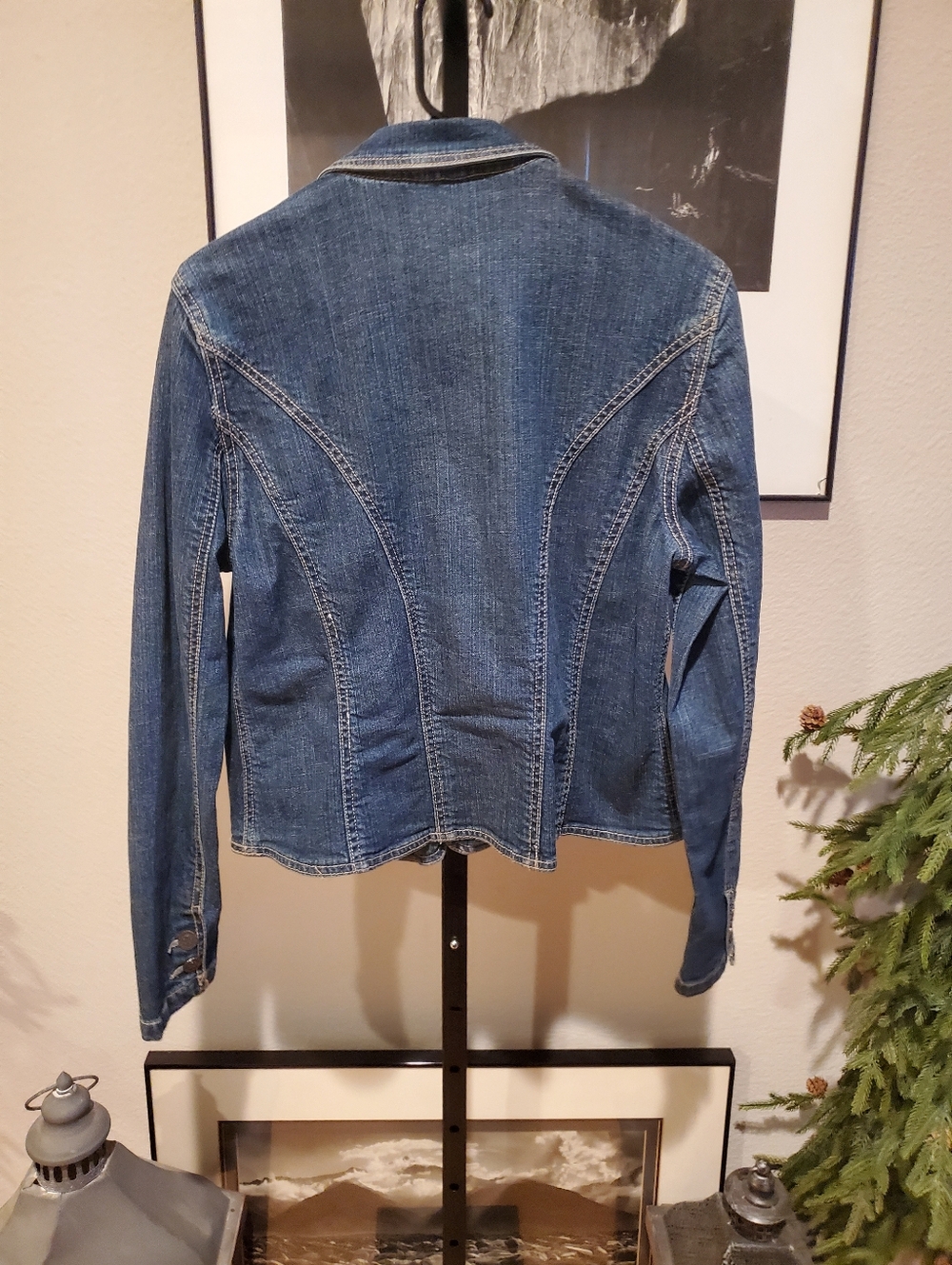 Spirit Women's Denim Button-Front Jacket in Blue - Picture 4 of 4